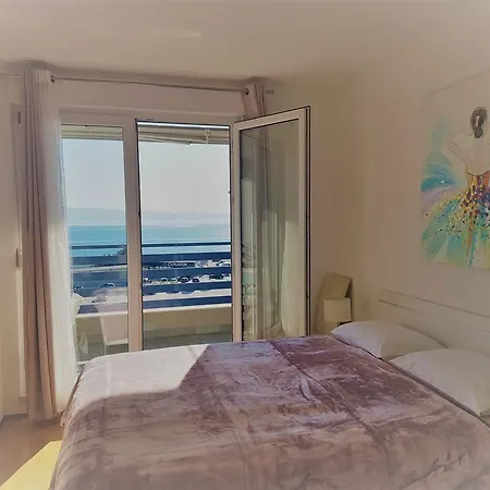 Luxury Front With Seaside View And Free Parking Apartment Split