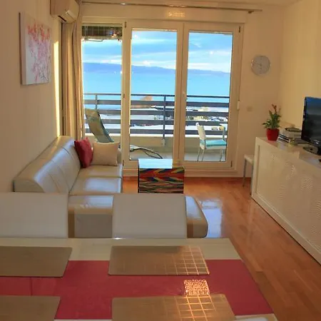 Апартаменты Luxury Front With Seaside View And Free Parking Сплит